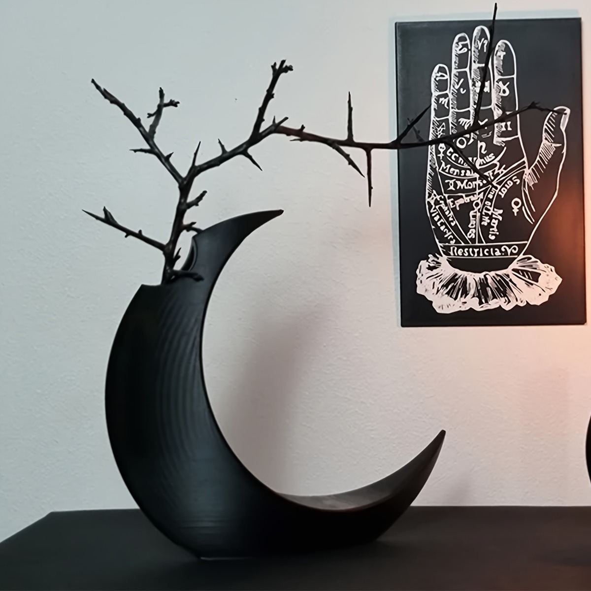 Two fashionable moon-style vas – Home Office With Two Desks Bewertung und Preis